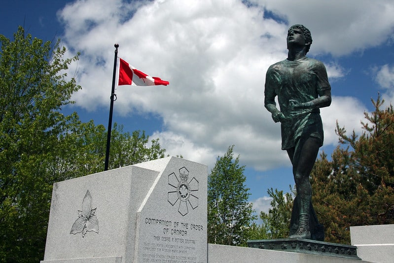 Monument Terry Fox à Thunder Bay. Photo : Bobcatnorth (CC BY-NC-SA 2.0)